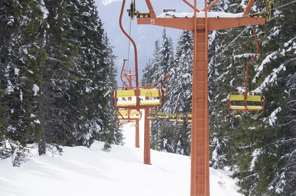 Ascensore in montagna durante l'inverno — Foto Stock