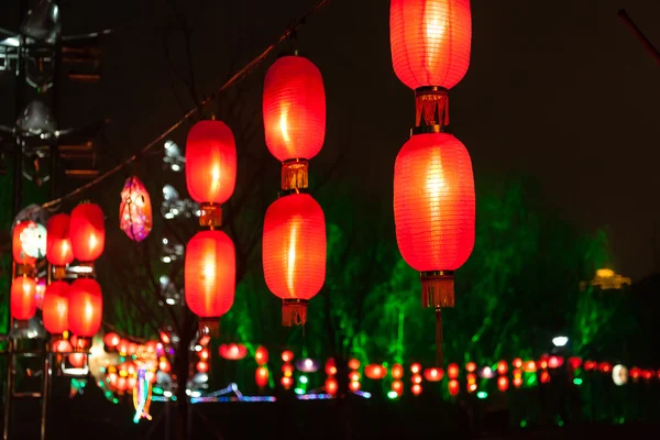 Tentoonstelling van lantaarns tijdens de Lantaarn Festival — Stockfoto