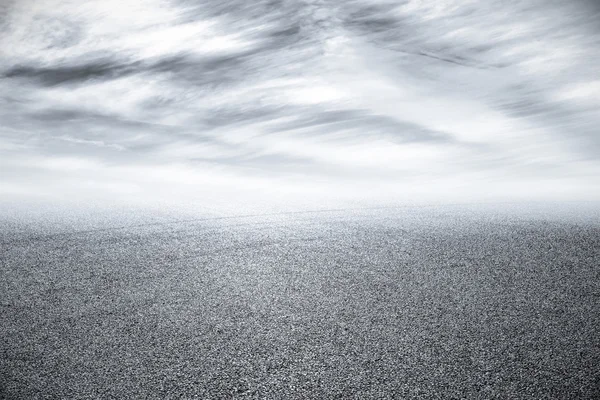 New asphalt road and sky — Stock Photo, Image