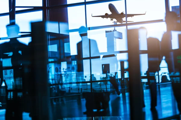 Passageiro no aeroporto — Fotografia de Stock