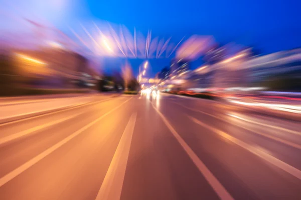Luces borrosas, foto de larga exposición del tráfico — Foto de Stock