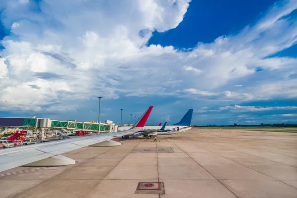 Havaalanı Uçak kalkış — Stok fotoğraf