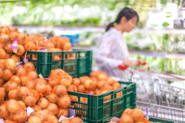 Supermarket rozostření pozadí — Stock fotografie