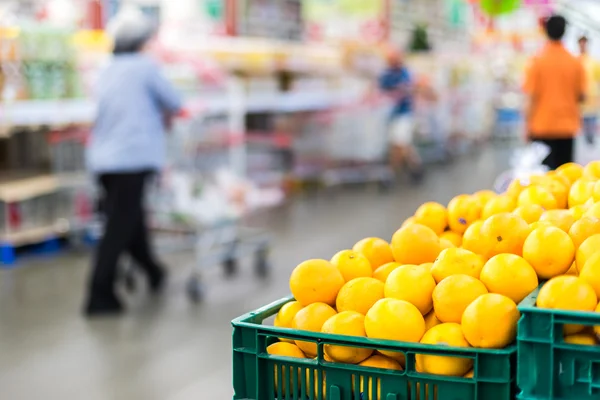 Supermarket rozostření pozadí — Stock fotografie