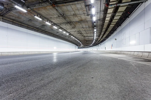 Interior de un túnel urbano — Foto de Stock