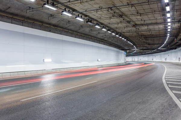 Interiören i en urban tunnel — Stockfoto