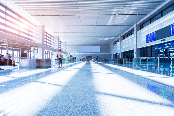 Innenraum des Hochgeschwindigkeitsbahnhofs in China — Stockfoto