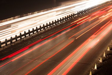yoğun bir gece trafik hareket bulanıklığı