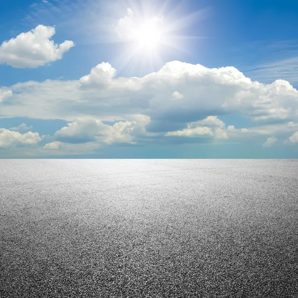 Close-up horizontal view of new asphalt road — Stock Photo, Image