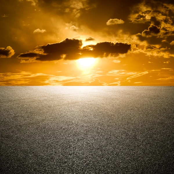 Close-up horizontal view of new asphalt road — Stock Photo, Image