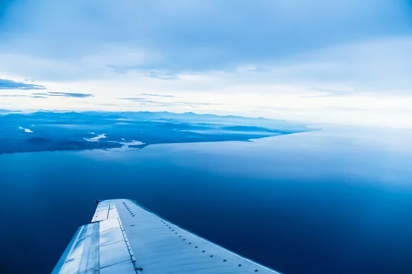 Airplane in the sky — Stock Photo, Image