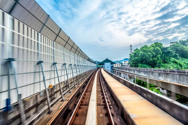 Hemel trein door het centrum in kuala lumpur — Stockfoto