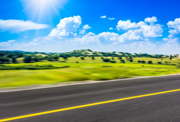 草原上的道路 — 图库照片