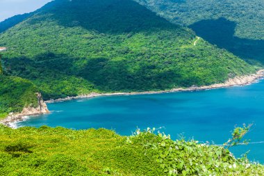 Dağ altında Vietnam, bay