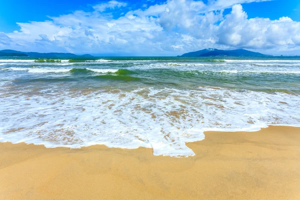 青い空とベトナムのビーチ — ストック写真