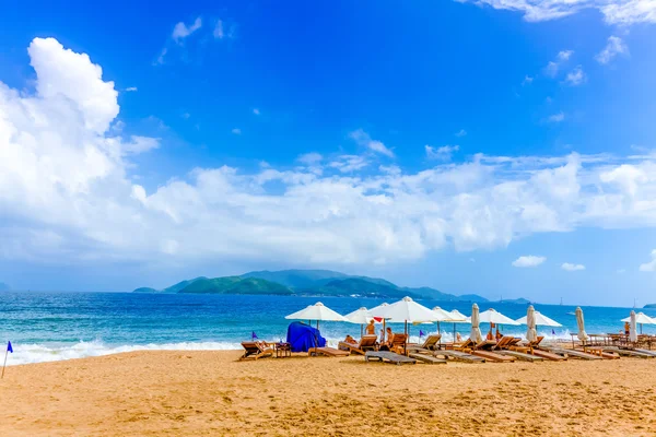 Temporada de vacaciones en la playa . — Foto de Stock