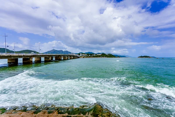 Puente sobre el mar —  Fotos de Stock