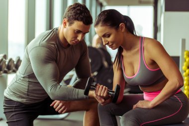 insanlar jimnastik salonu