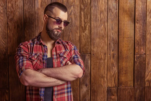 Homem elegante com barba — Fotografia de Stock