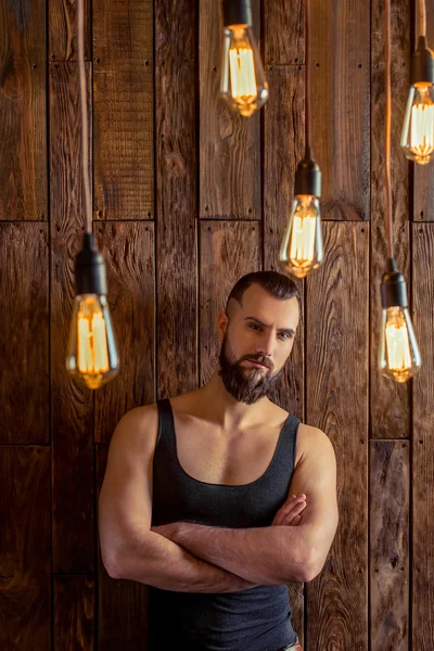 Homem elegante com barba — Fotografia de Stock