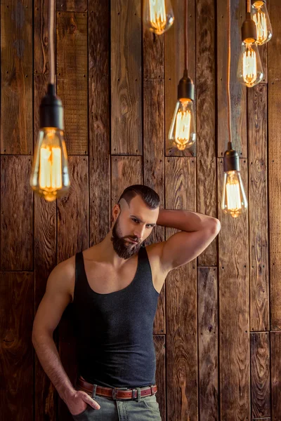 Hombre con estilo con barba — Foto de Stock