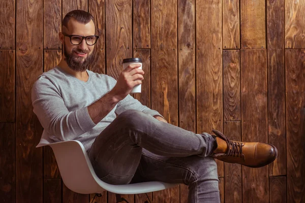 Homem elegante com barba — Fotografia de Stock