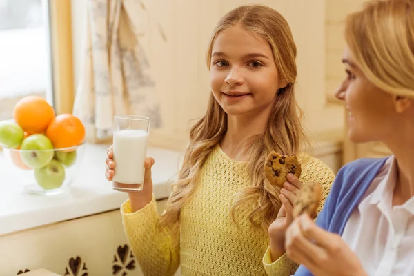 Mother and daughter — Stock Photo, Image