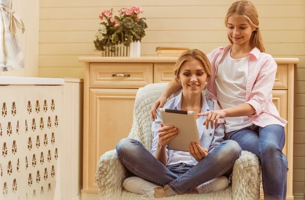 Madre e hija — Foto de Stock