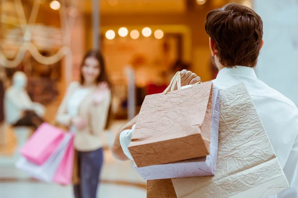 Coppia fare shopping — Foto Stock