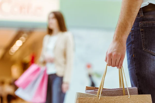 Coppia fare shopping — Foto Stock