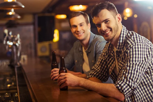 Pub erkeklerde — Stok fotoğraf