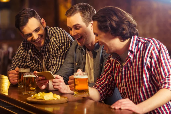 Mannen in pub — Stockfoto