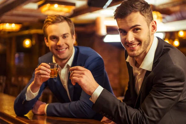 Przedsiębiorców w pubie — Zdjęcie stockowe