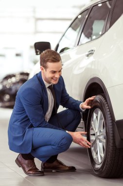 Genç işadamı Otomobil Fuarı