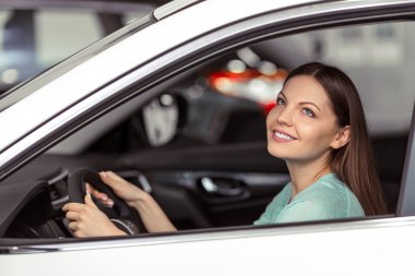 Otomobil Fuarı kadında