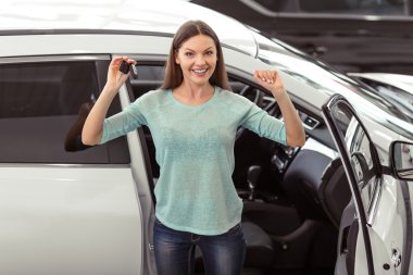 Otomobil Fuarı kadında