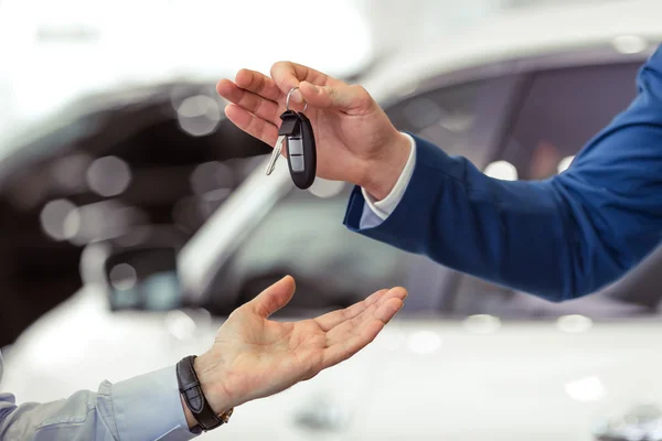 People in motor show — Stock Photo, Image