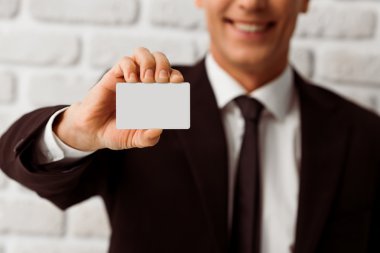 Yakışıklı orta yaşlı işadamı