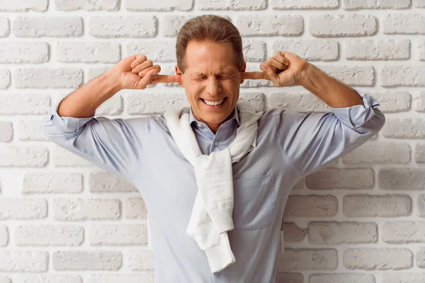 Guapo hombre de mediana edad — Foto de Stock