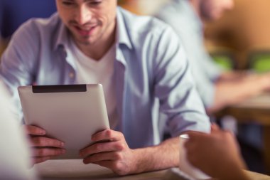 Genç serbest çalışma