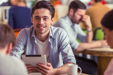 Genç serbest çalışma