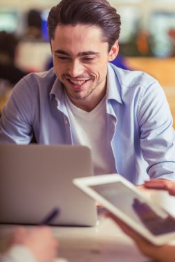 Genç serbest çalışma