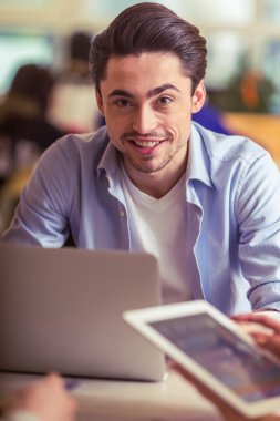 Genç serbest çalışma