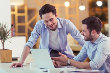 Yakışıklı erkekler çalışma