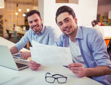 Yakışıklı erkekler çalışma