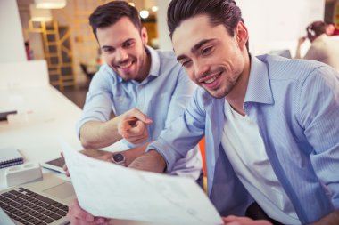 Yakışıklı erkekler çalışma