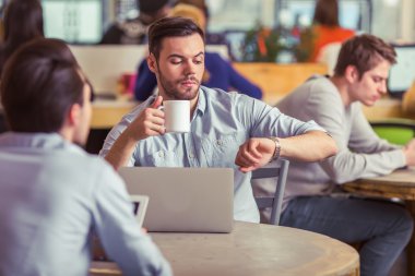 Genç serbest çalışma