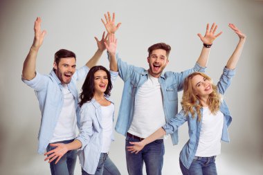 Gençler kot pantolon