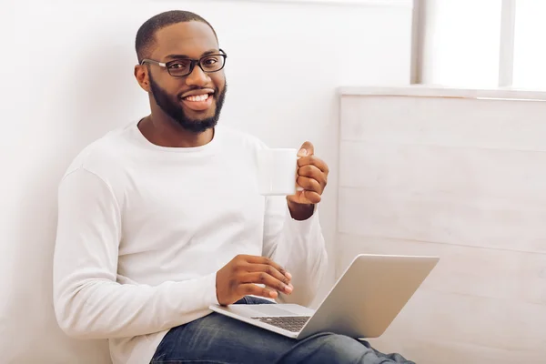 Afroamerikaner zu Hause — Stockfoto