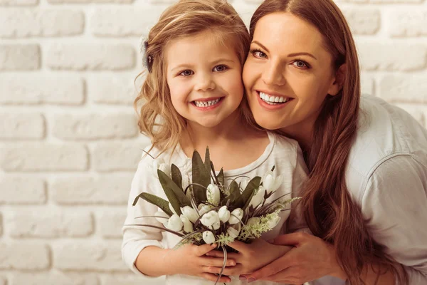 Bela mãe e filha — Fotografia de Stock